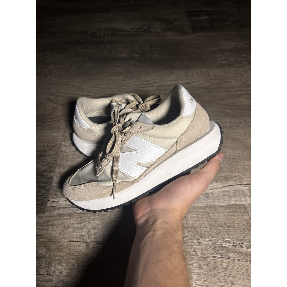 New Balance 237 Beige Color Size 7 Womens